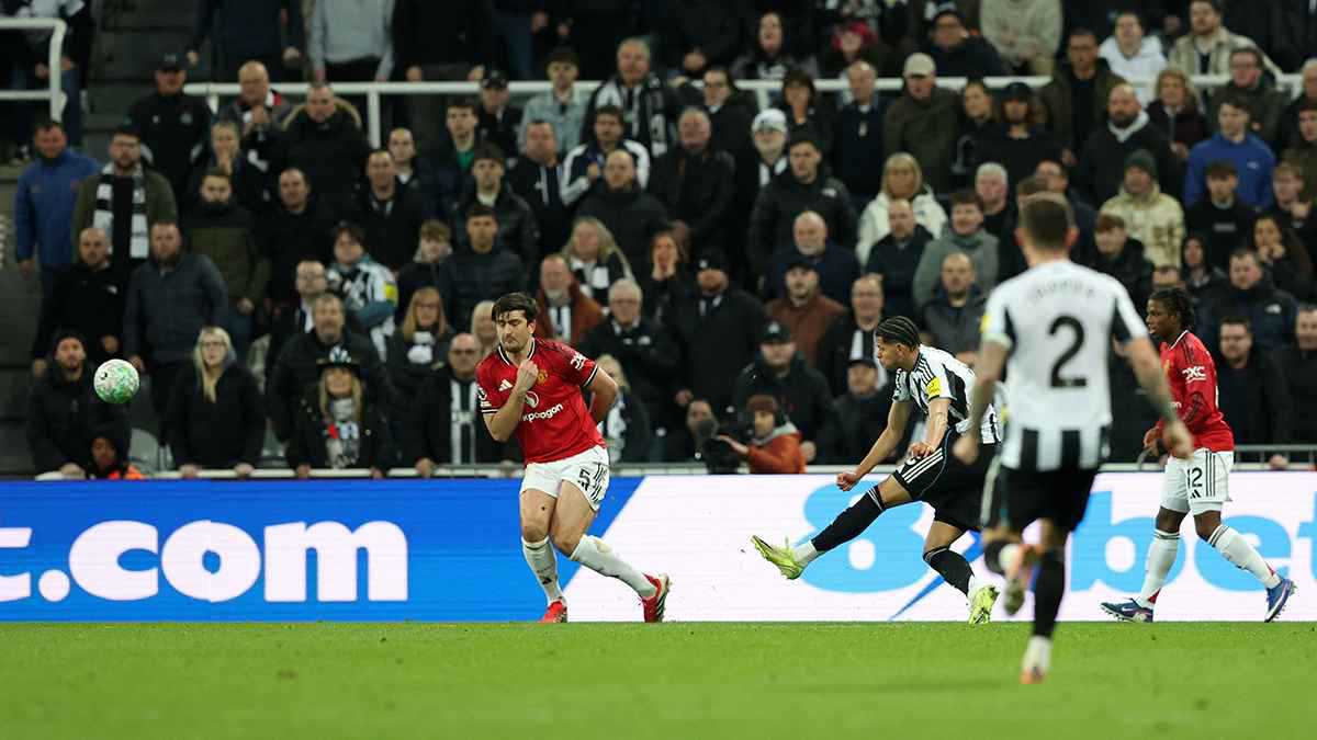 أولهم ليفربول.. أكبر 3 مستفيدين من سقوط مانشستر يونايتد ضد نيوكاسل 