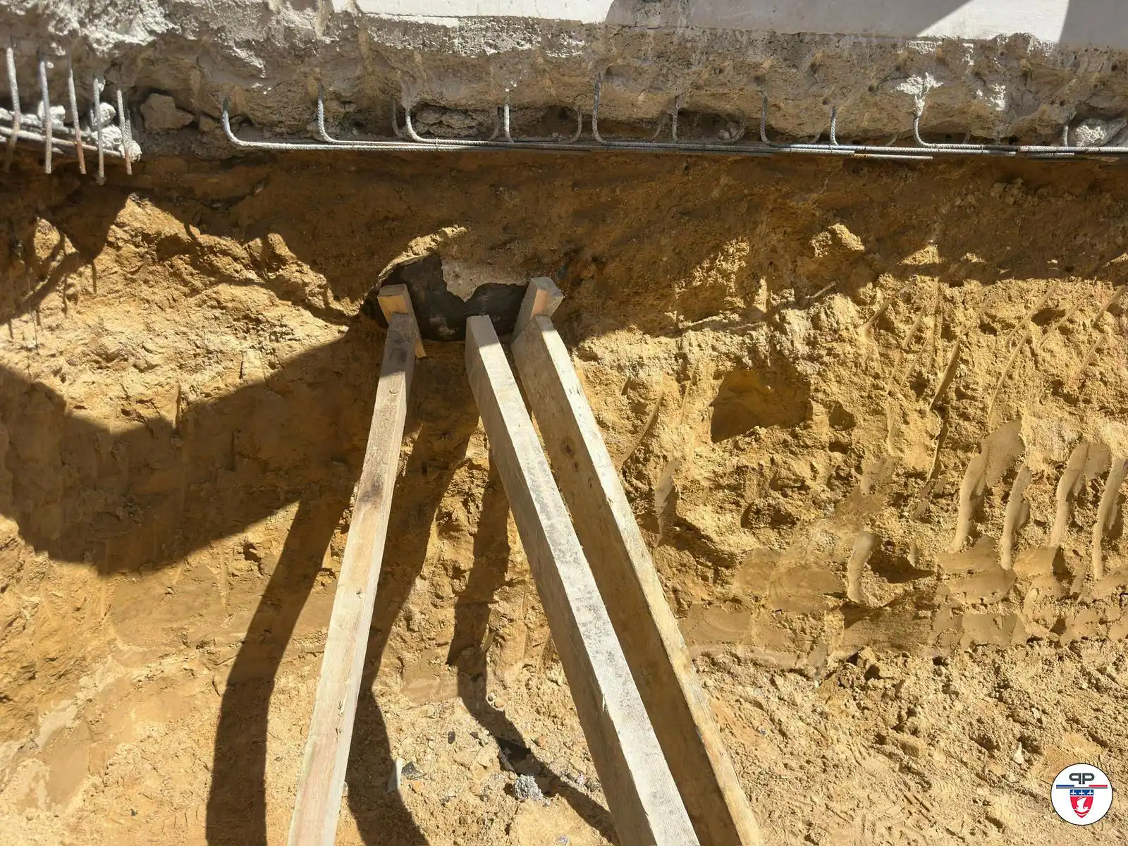 القنبلة حين اكتشافها مدفونة في موقع قيد الإنشاء