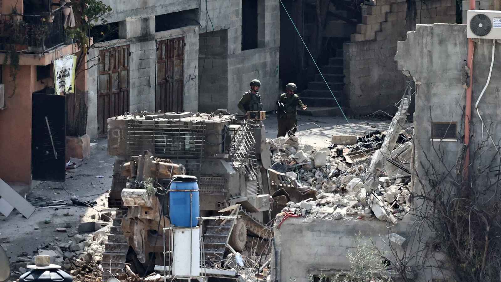 قائد عسكري إسرائيلي: نكثف هجماتنا ضد الفلسطينيين خلال رمضان