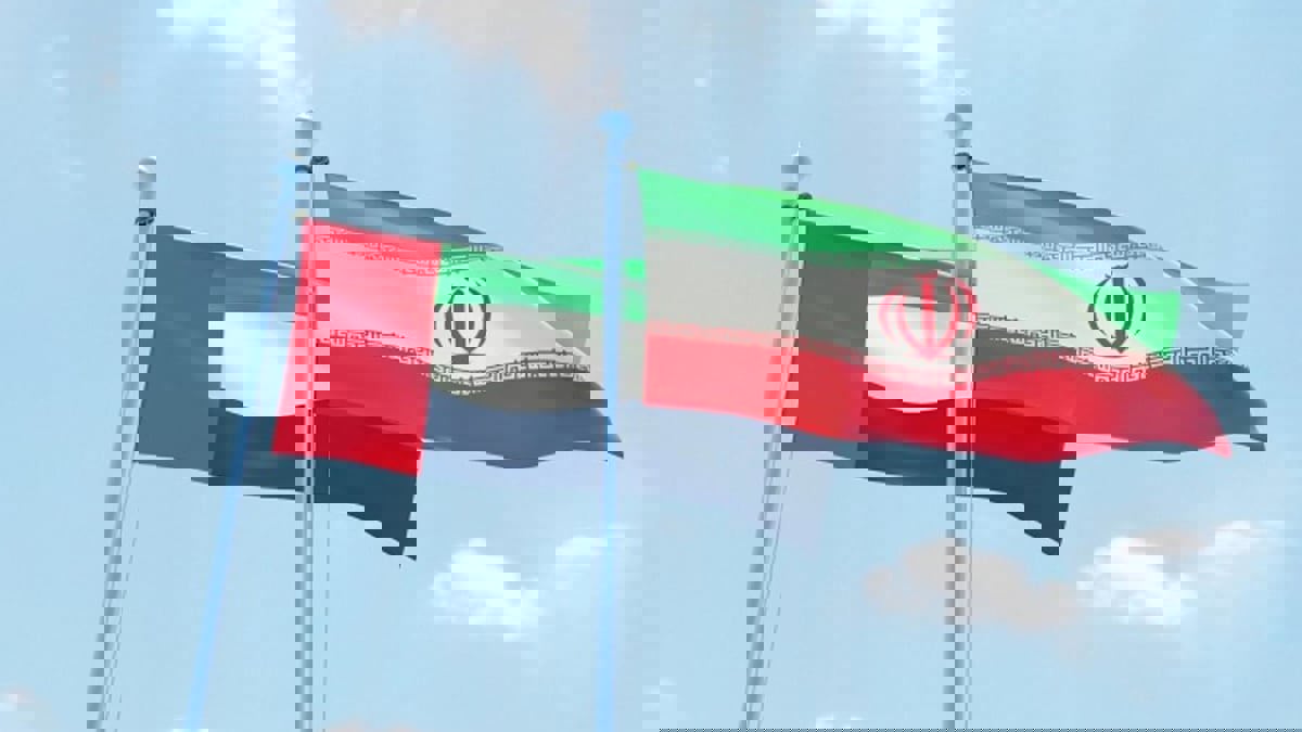 الإمارات تهنئ إيران بيومها الوطني