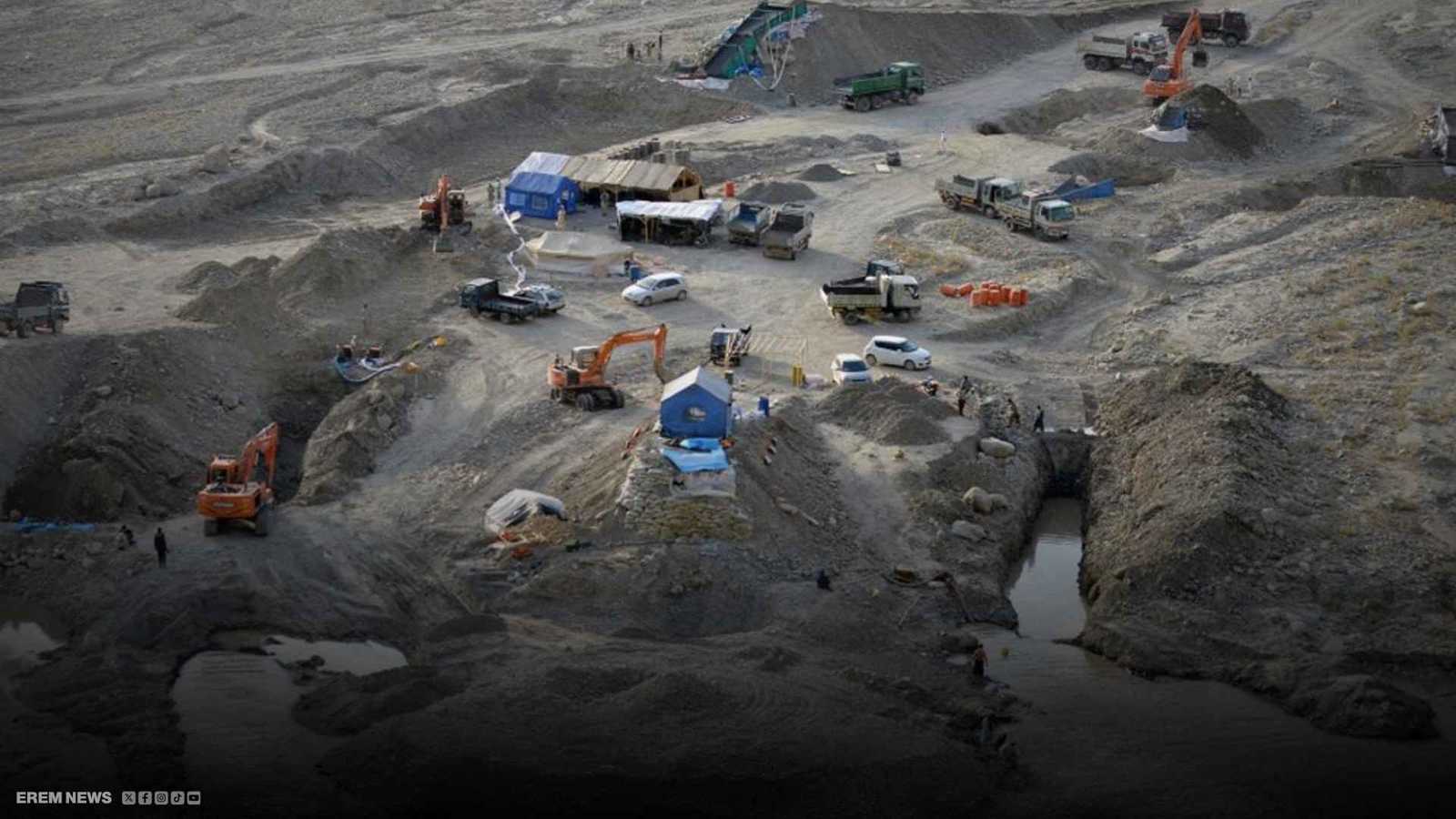 منجم في جبال منطقة يافتال سفلا في أفغانستان