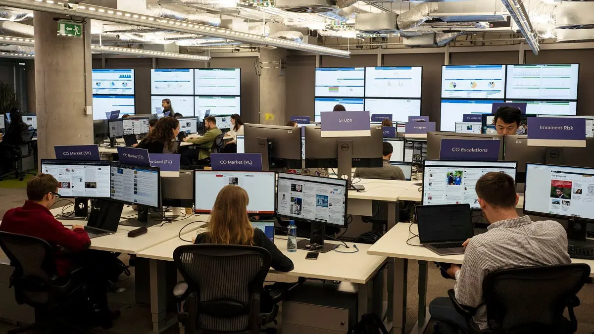 فيسبوك يعلن حظر إعلانات الإعلام الأجنبي الرسمي المتعلقة بالانتخابات الأمريكية‎