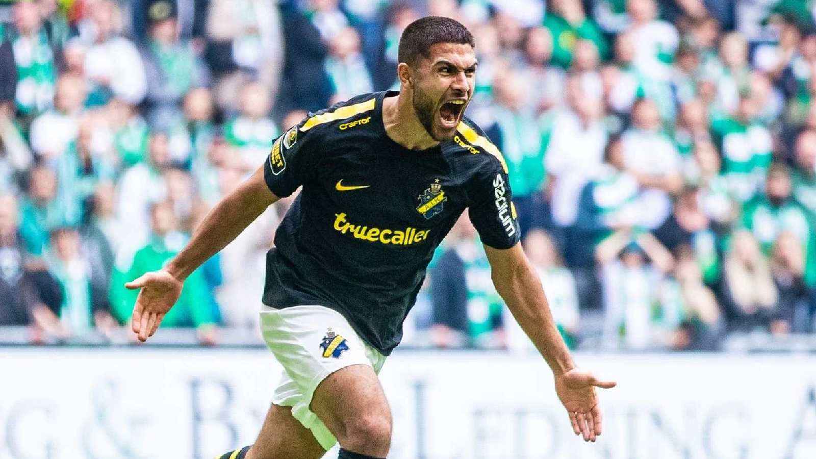 وكيل الفلسطيني عمر فرج يكشف لـ"إرم نيوز" تفاصيل مفاوضات الأهلي المصري