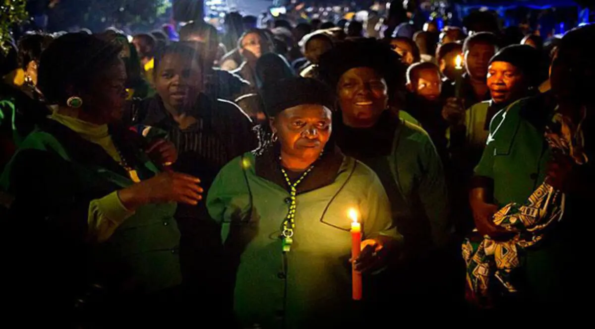 جنوب أفريقيا تؤبّن مانديلا بالمراثي والتراتيل