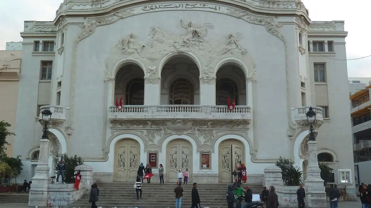 "السلطة الرابعة".. مونودراما تونسية تروي صراع صحافي مع السلطة و"المال"