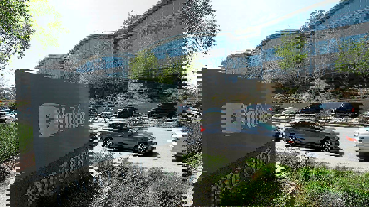 بلومبيرغ: "يوتيوب" تعتزم إدخال خدمة "البودكاست" إلى منصتها