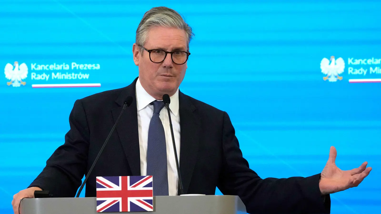 ستارمر يطالب بـ"دور أوروبي أكبر" داخل "الناتو"