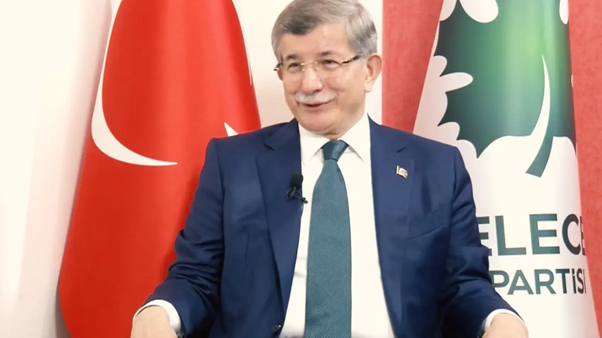 داود أوغلو يتهم أردوغان بمحاولة ترسيخ الدولة الاستبدادية