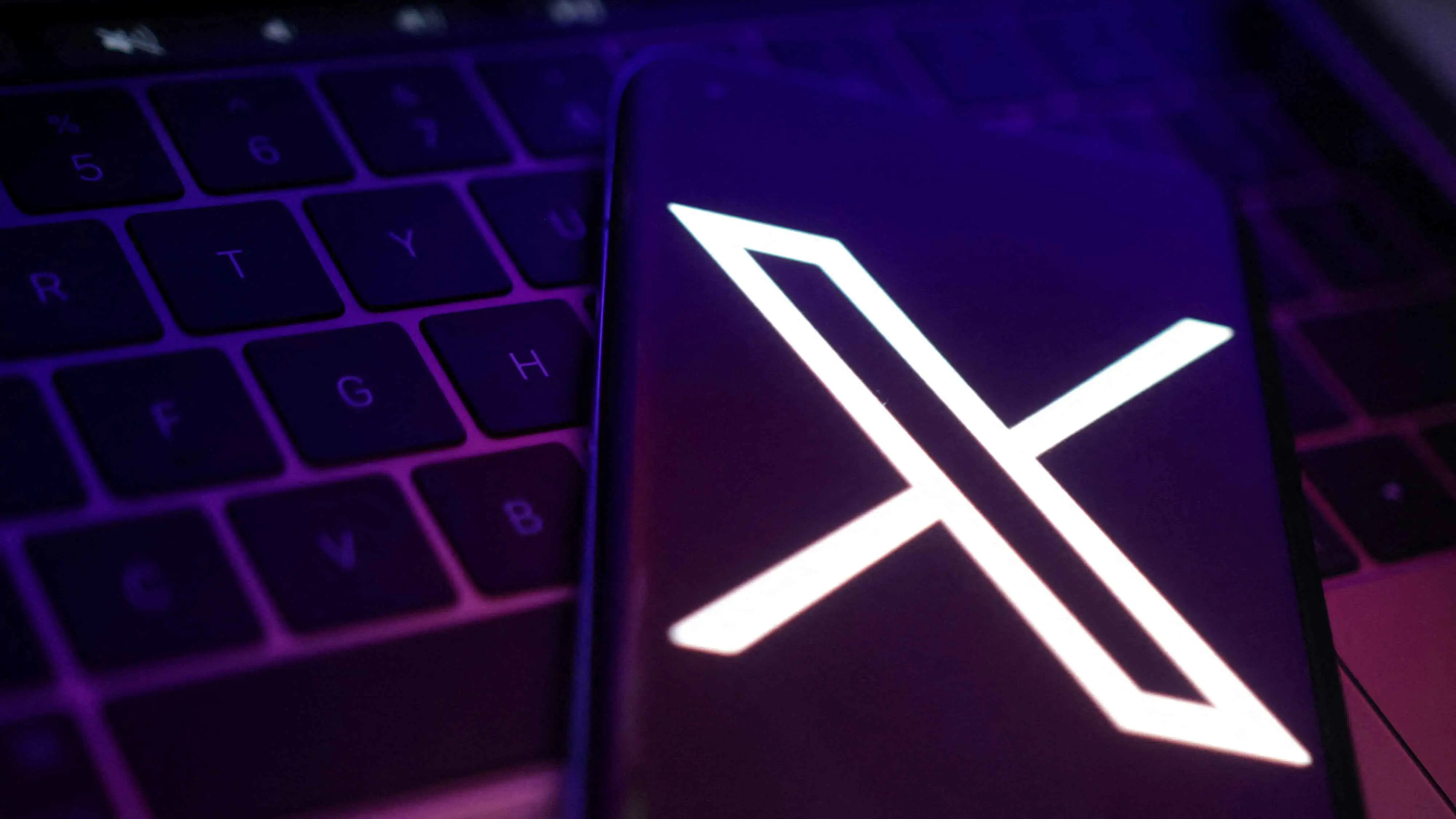 على شكل "قلب محطم".. إكس تطور "أغضبني" للتعليق على التدوينات