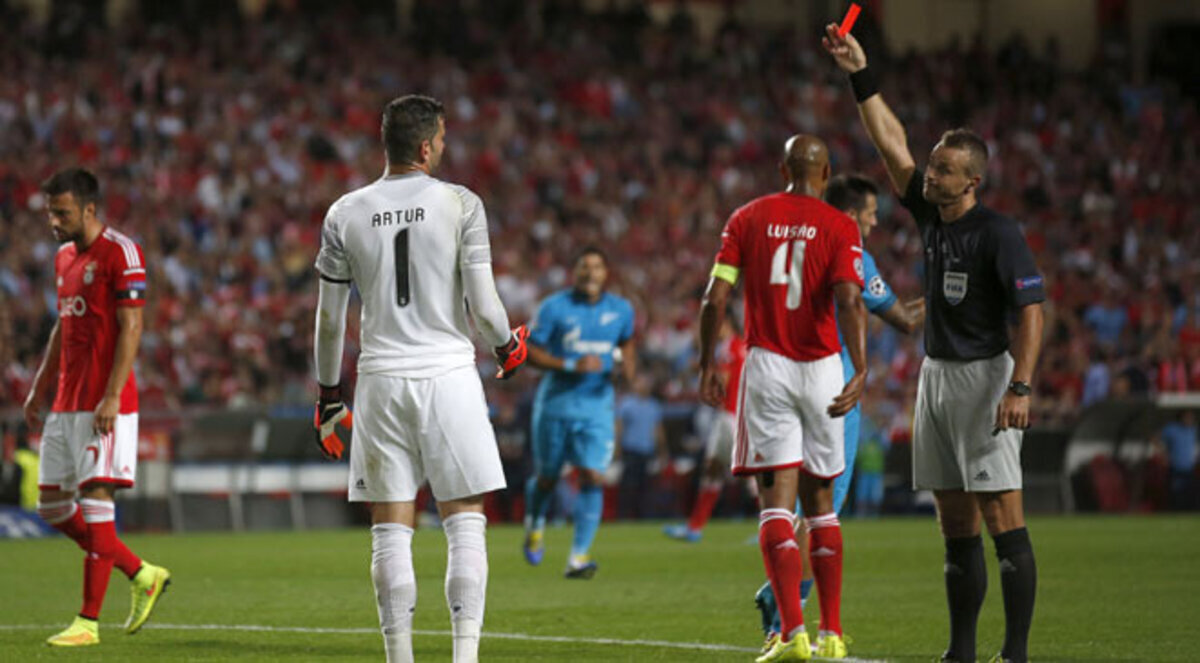 هالك وفيتسل يقودان "زينيت" للفوز على "بنفيكا"