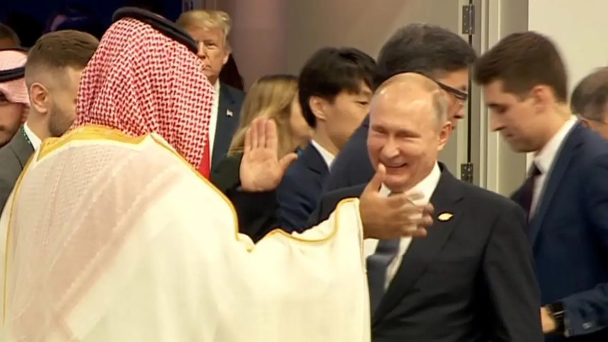 بماذا علقت روسيا على المصافحة الحارة بين محمد بن سلمان وبوتين؟