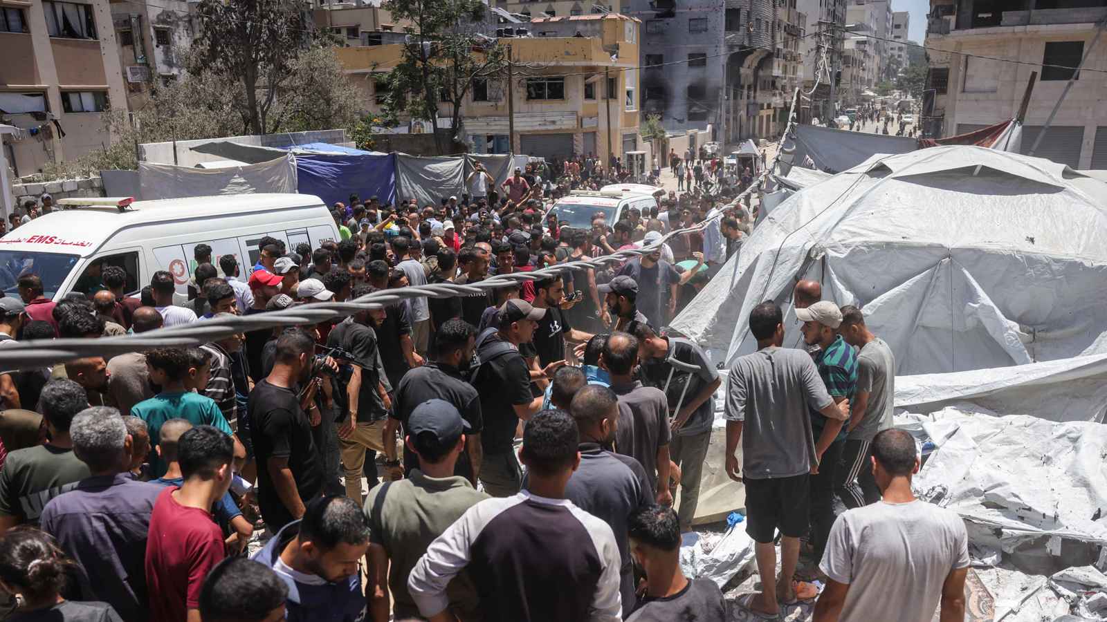 مقتل 30 فلسطينيًا وإصابة المئات في مركز توزيع مساعدات جنوبي غزة