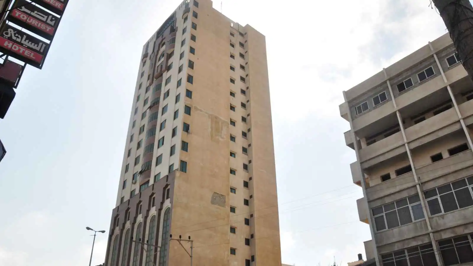 الجيش الإسرائيلي ينذر بقصف برج الغفري غرب مدينة غزة