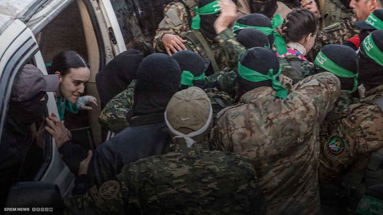 لحظة تبادل الأسرى