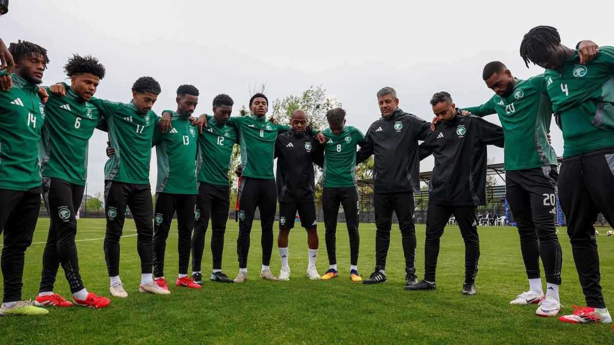 رقم صادم.. كم لاعبا في المنتخب السعودي يشارك أساسيا مع ناديه؟