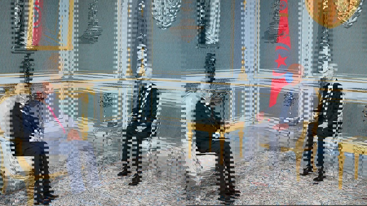 هل يؤدي تكليف المشيشي بتشكيل الحكومة التونسية إلى صراع بين سعيد والغنوشي؟