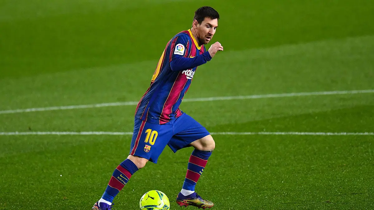 ميسي يحطم رقم بيليه بهدفه الـ644 مع برشلونة