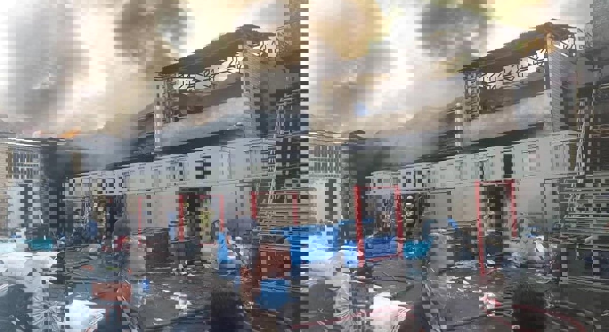 انفجار ضخم في مدينة غرمسار الصناعية بإيران‎