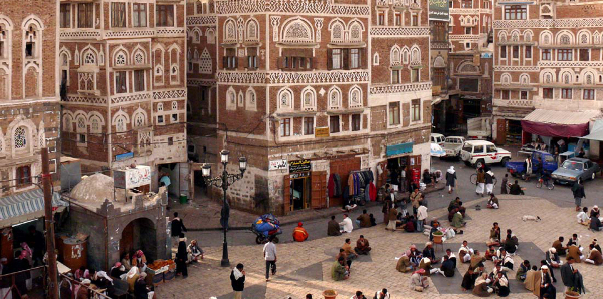 صحيفة: ترتيبات لربط محافظة المهرة اليمنية بسلطنة عمان