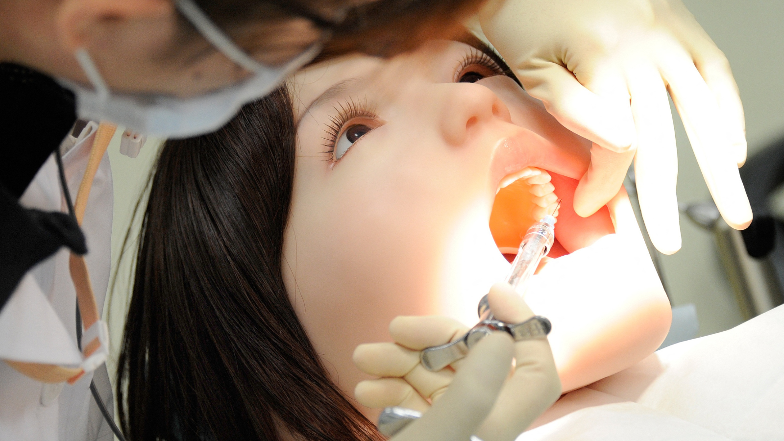 مادة تخدير ملوثة تقتل طفلة.. الحكم بسجن طبيب 10 سنوات