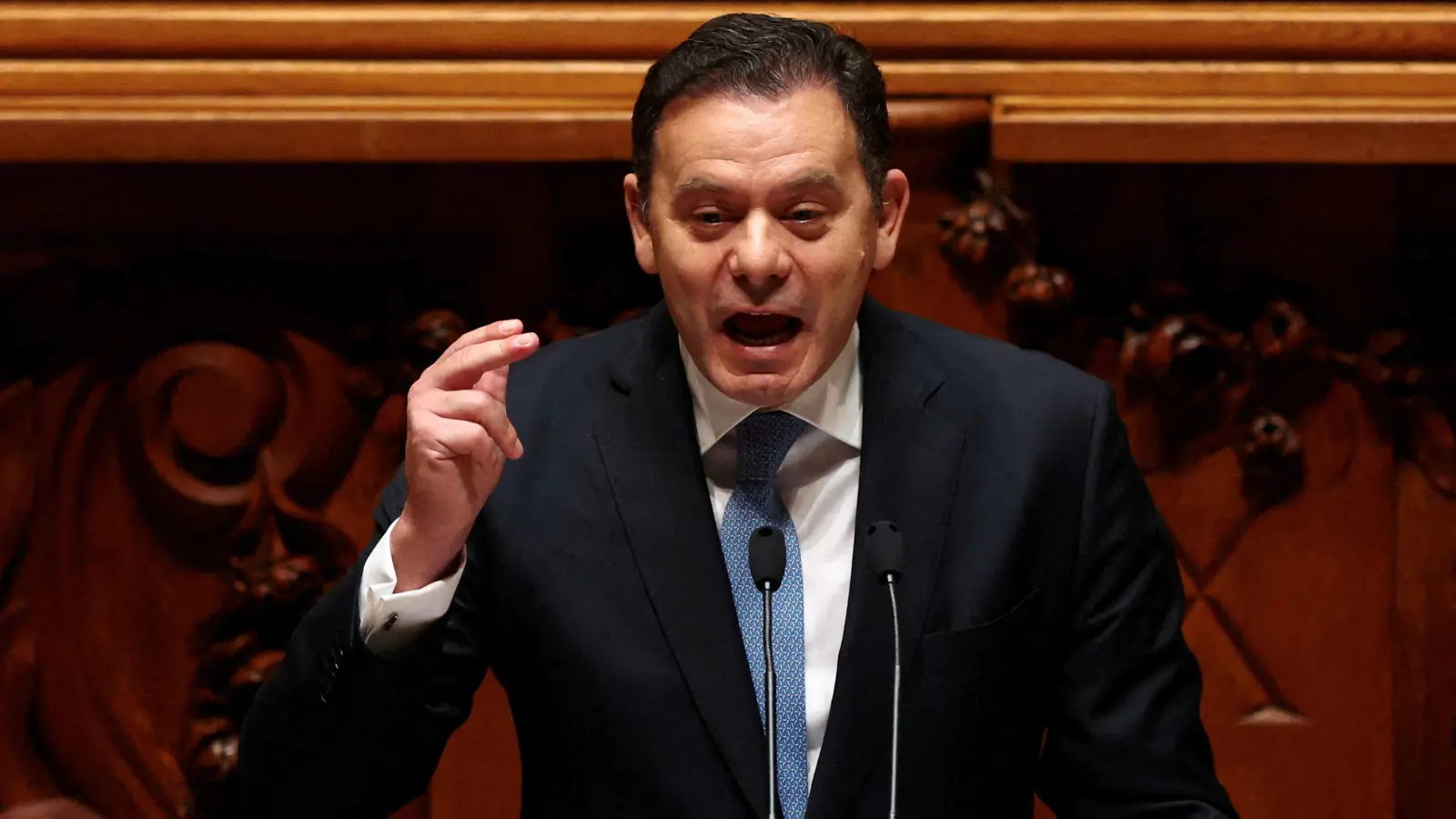 طرحه اليمين المتطرف.. حكومة البرتغال تنجو من مقترح لسحب الثقة