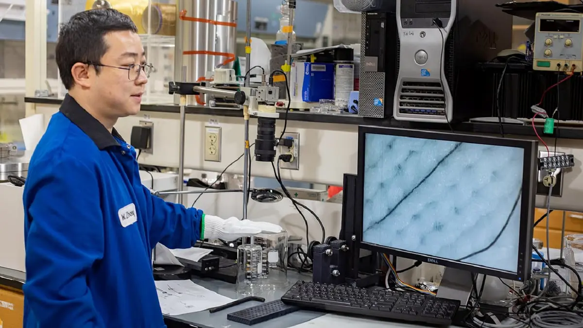 تطوير خيوط تنتج كهرباء يمكنها تزويد المدن بالطاقة