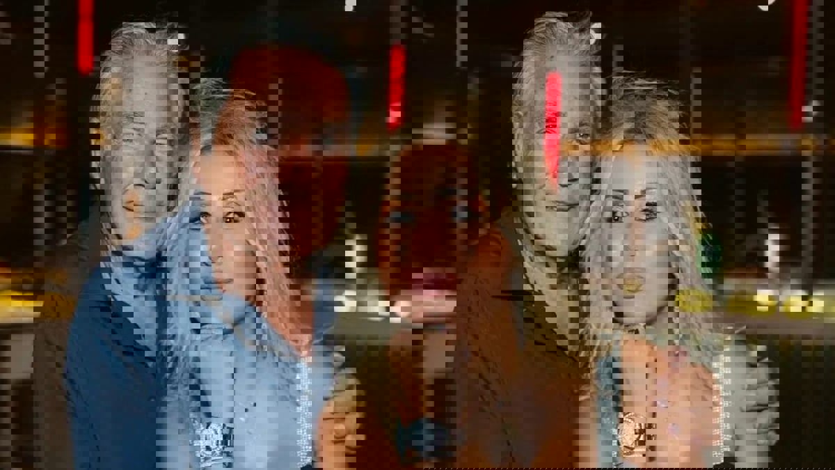 مصطفى فهمي يعترف بمصادرة متعلقات طليقته