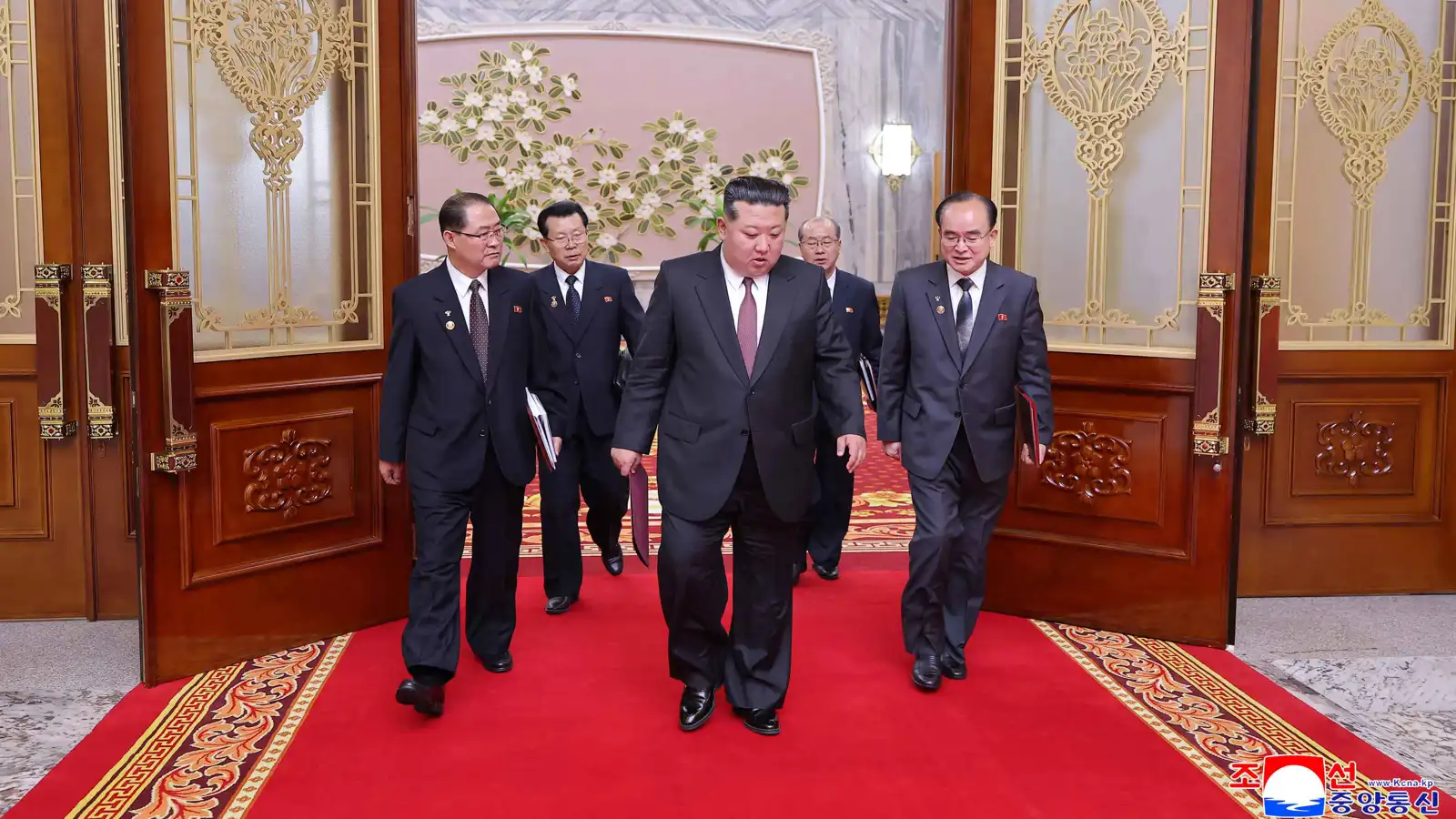 إعادة انتخاب كيم جونغ أون رئيسا لشؤون الدولة في كوريا الشمالية