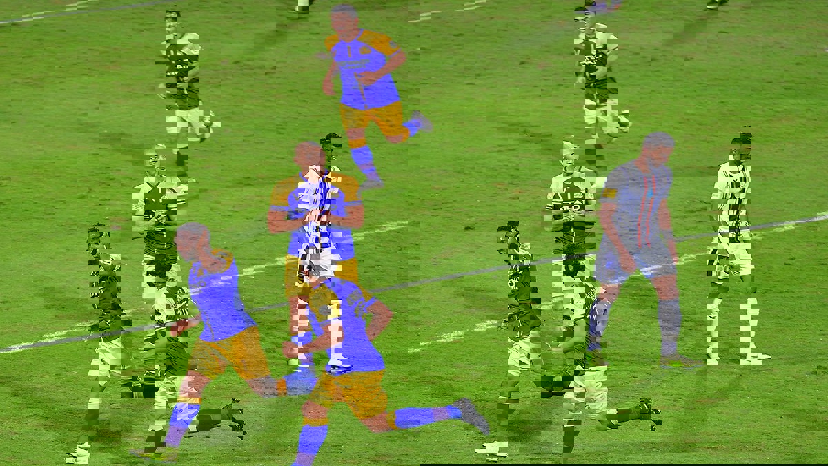 أحمد موسى يقود نادي النصر لهزيمة الشباب والحفاظ على وصافة ترتيب الدوري السعودي (فيديو)