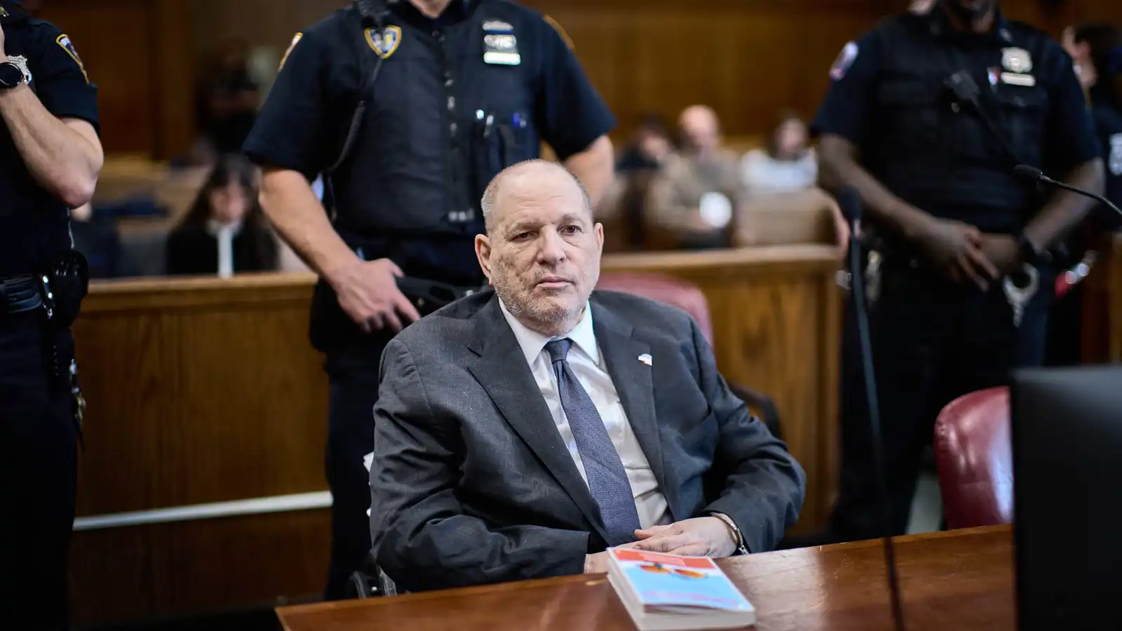 هارفي واينستين يواجه محاكمة ثالثة بعد طعن إدانته