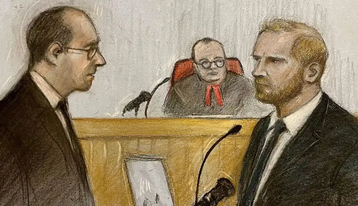 الأمير هاري خلال جلسة المحاكمة في لندن