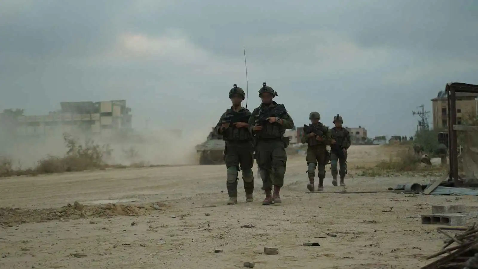 استطلاع رأي يكشف رغبات "مفاجئة" للجنود الإسرائيليين بغزة