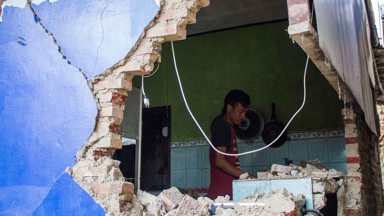 زلزال بقوة 5,8 يضرب جزيرة تابات الإندونيسية