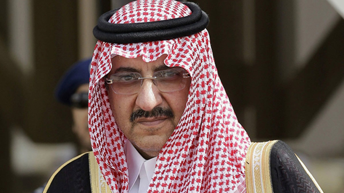 الأمير محمد بن نايف يعزي عائلة اللواء عبدالعزيز الفغم 