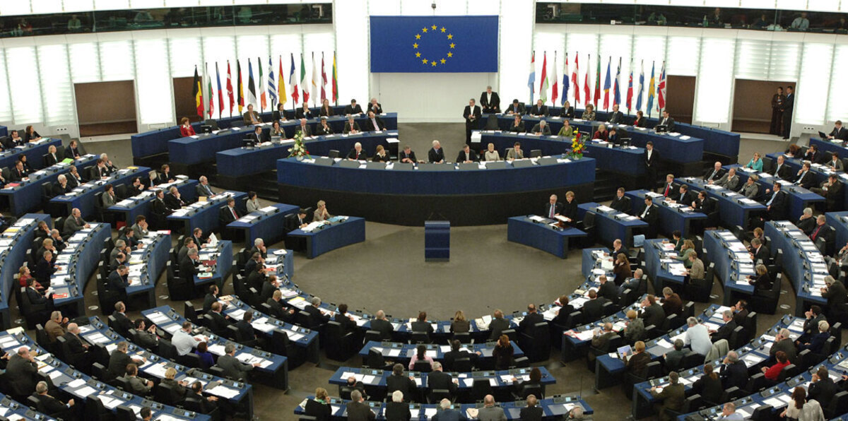 ترامب وخروج بريطانيا يدفعان الاتحاد الأوروبي لتعزيز التعاون الأمني والدفاعي