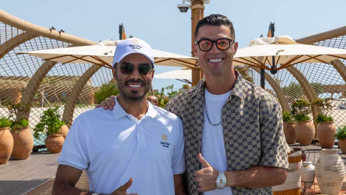 كم يبلغ سعر منزل كريستيانو رونالدو الجديد في السعودية؟ (فيديو)