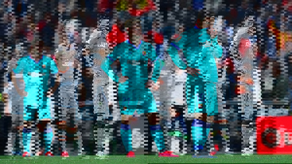 تقرير يكشف هوية نجمي نادي برشلونة اللذين اشتبكا في غرف الملابس