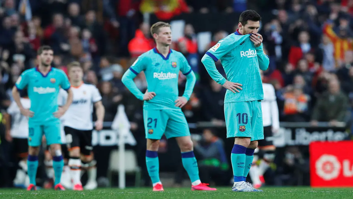 تقرير يكشف هوية نجمي نادي برشلونة اللذين اشتبكا في غرف الملابس