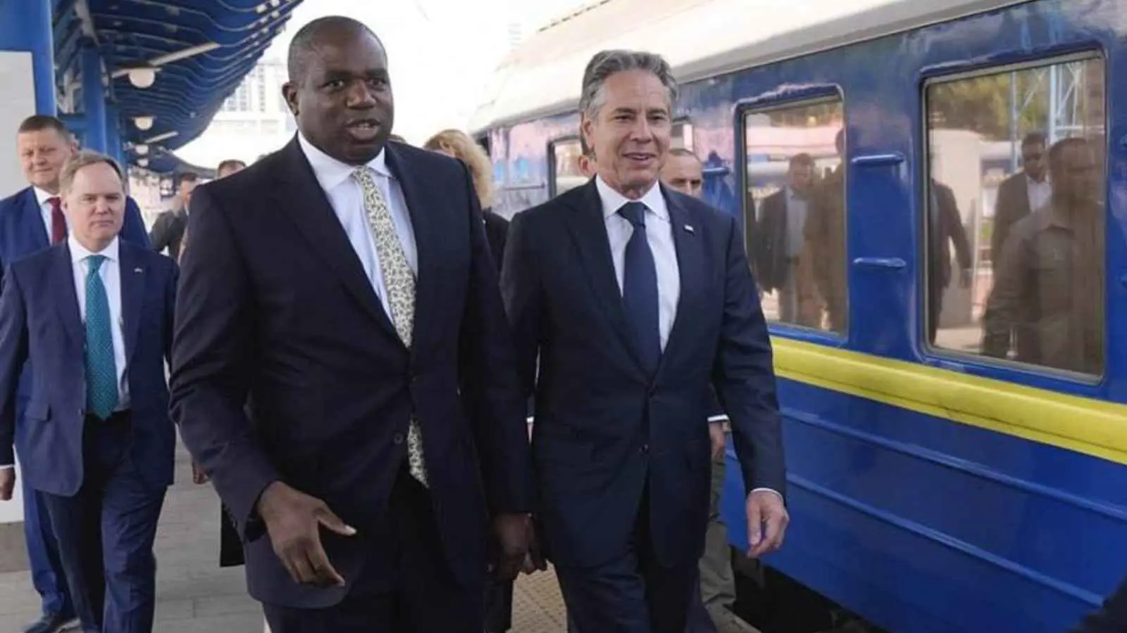 إنذار من غارة جوية في كييف أثناء زيارة بلينكن ولامي