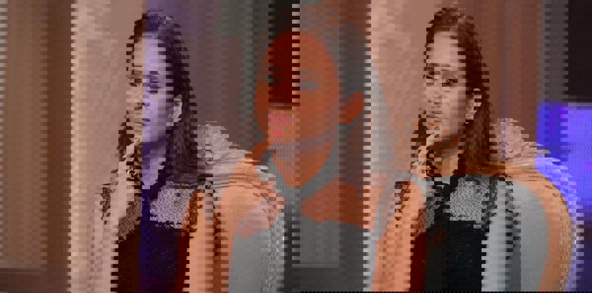 نيللي كريم تكشف تفاصيل أزمة صورة المايوه (فيديو)