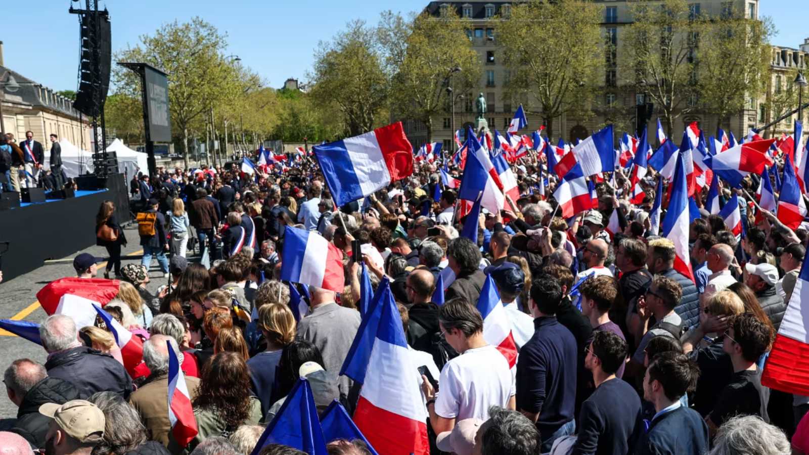 فرنسا ترصد محاولات تأثير إيرانية وروسية على احتجاجات 10 سبتمبر