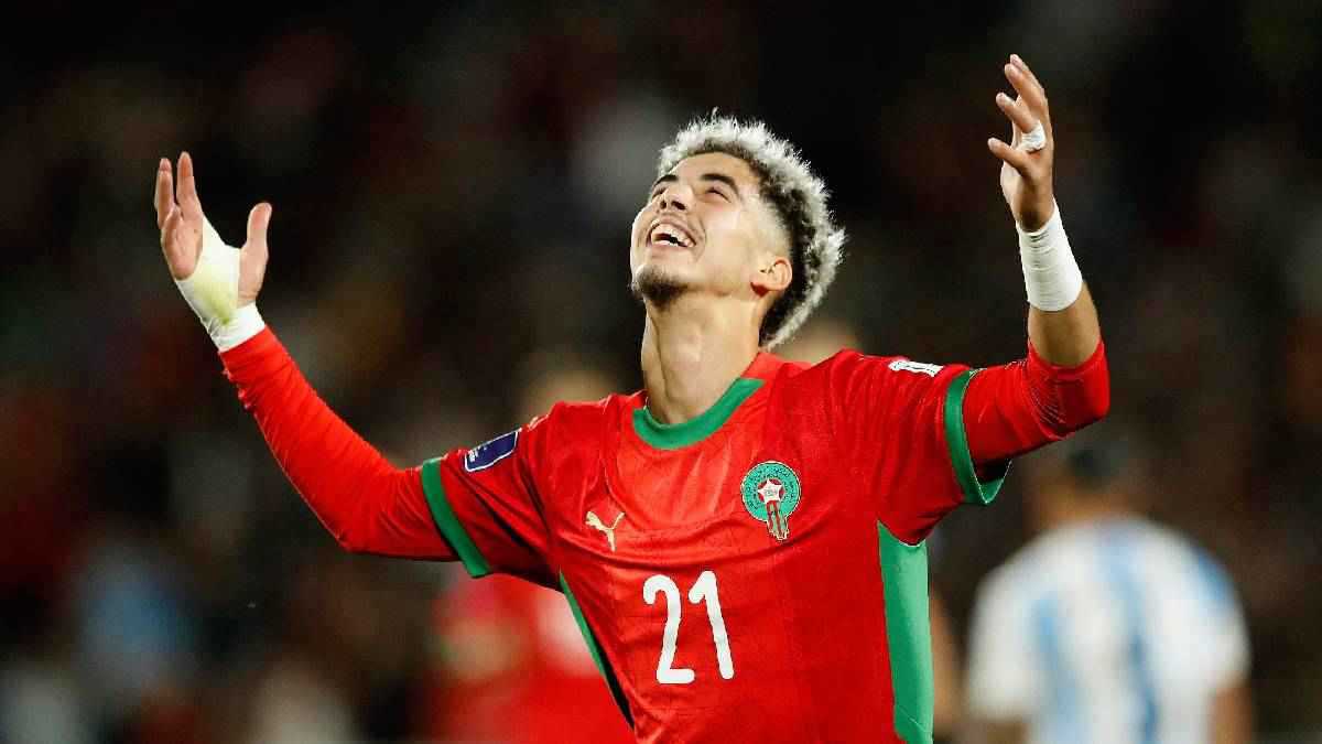 الجمهور المغربي يكافئ ياسر الزابيري (صورة)