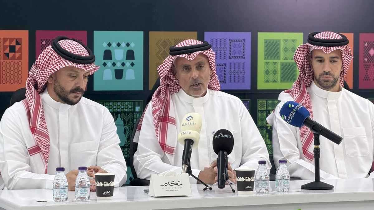 غوميز مدرب الفتح يحتفل باليوم الوطني السعودي بهذه الطريقة (صور)