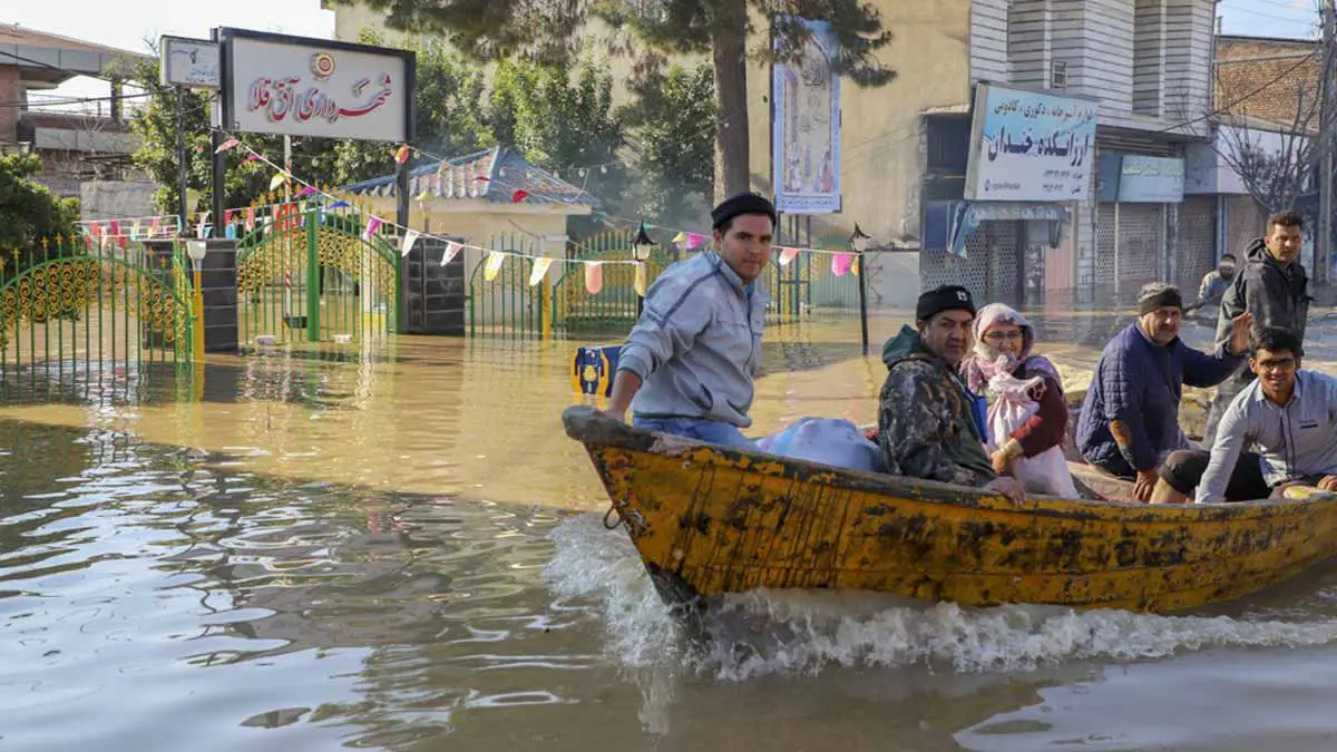 إعلان حالة الطوارئ بمدينة عبادان الإيرانية بسبب الفيضانات والسيول