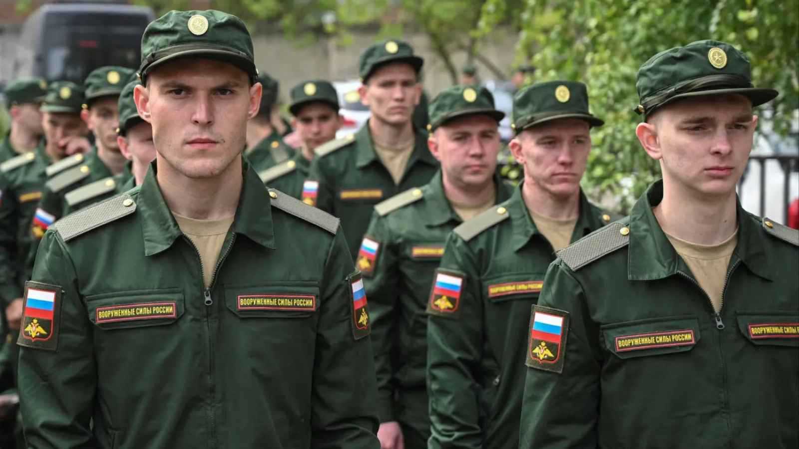 "أحضر صديقك".. التجنيد العسكري في روسيا يتحول إلى تجارة مربحة