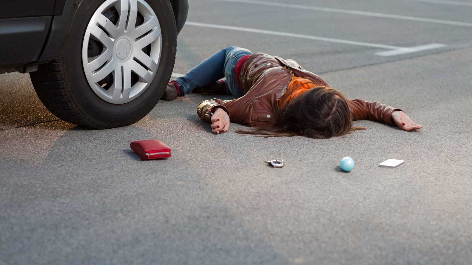 كاميرا مخفية توثق دهس شاحنة لفتاة عمداً في قرية سورية (فيديو)