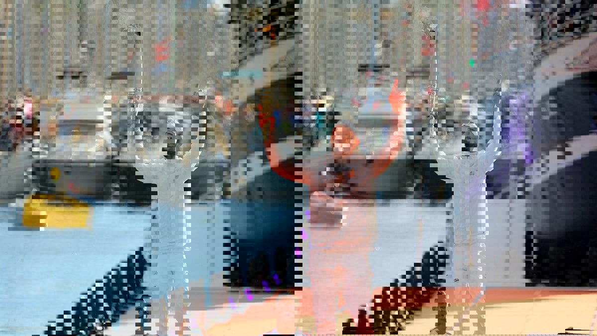 وسط إجراءات أمنية مشددة.. شعلة الأولمبياد تصل مرسيليا (فيديو)