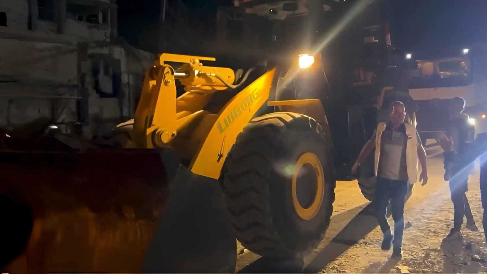 بمشاركة مصرية.. تكثيف الحفر في خان يونس بحثاً عن جثث الرهائن (فيديو)