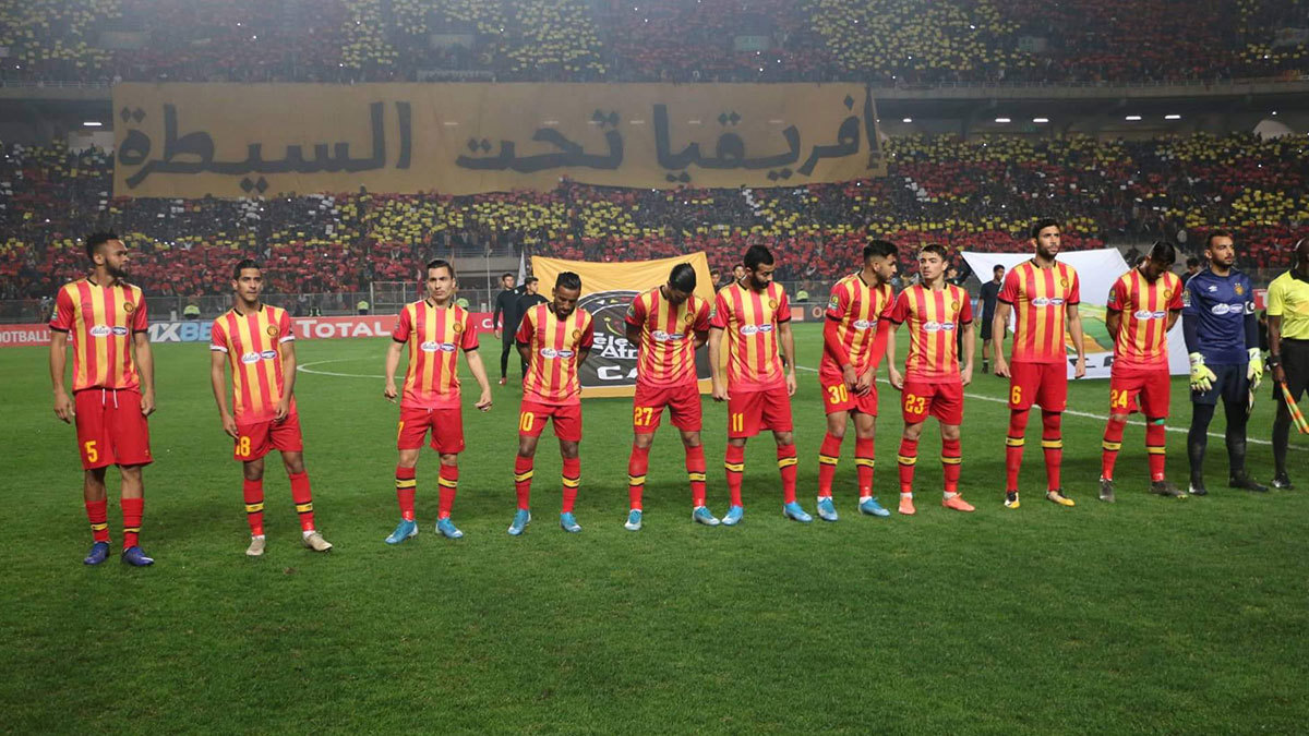 شغب بين جمهور الترجي التونسي قبل انطلاق مباراة فريقهم ضد شبيبة القبائل (فيديو)