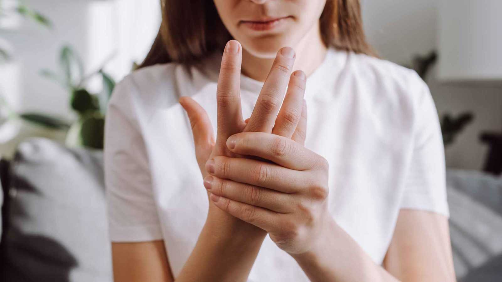 اختبار بسيط يكشف سرّ تفاوت قوة أصابع اليد